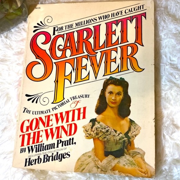 SCARLETT FEVER The ULTIMATE PICTORIAL TREASURY of GONE WITH THE WIND 197… - Picture 2 of 16
